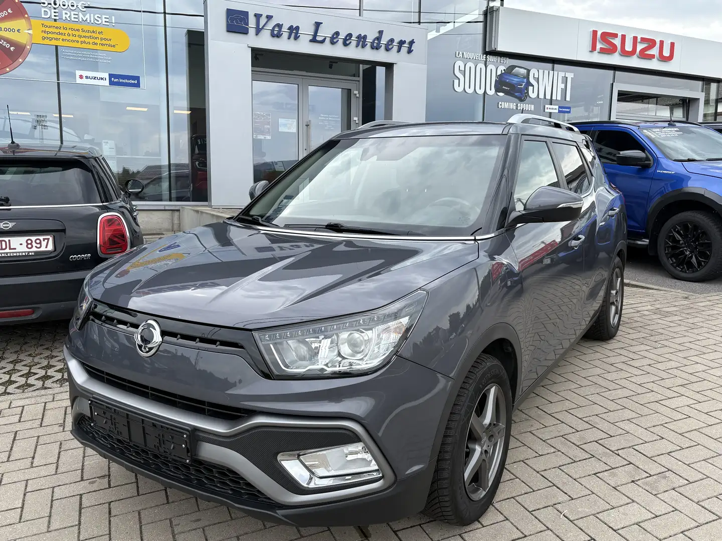 SsangYong XLV 1.6i e-XGi 2WD Urban (EU6c) Grijs - 1