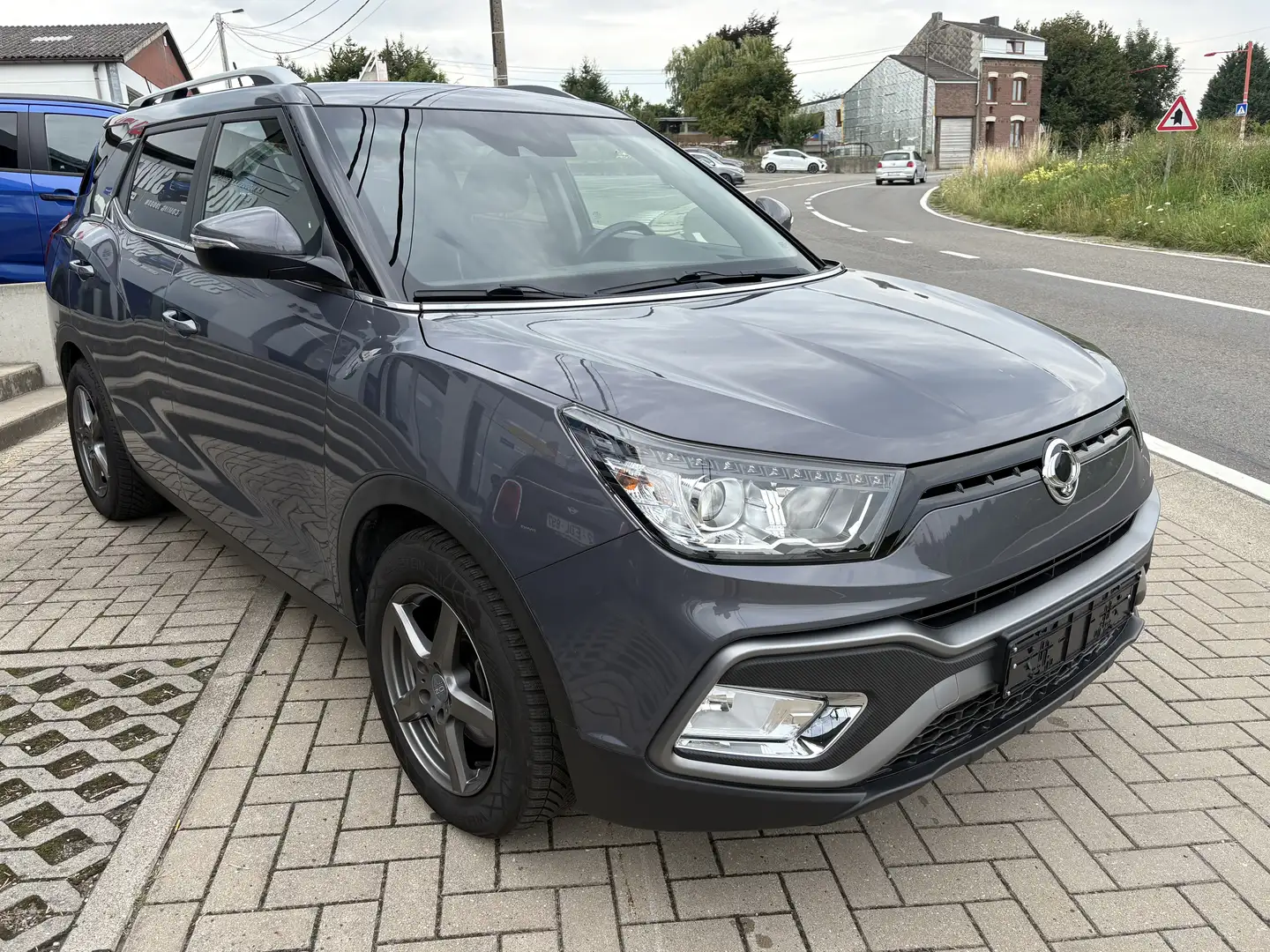 SsangYong XLV 1.6i e-XGi 2WD Urban (EU6c) Grijs - 2
