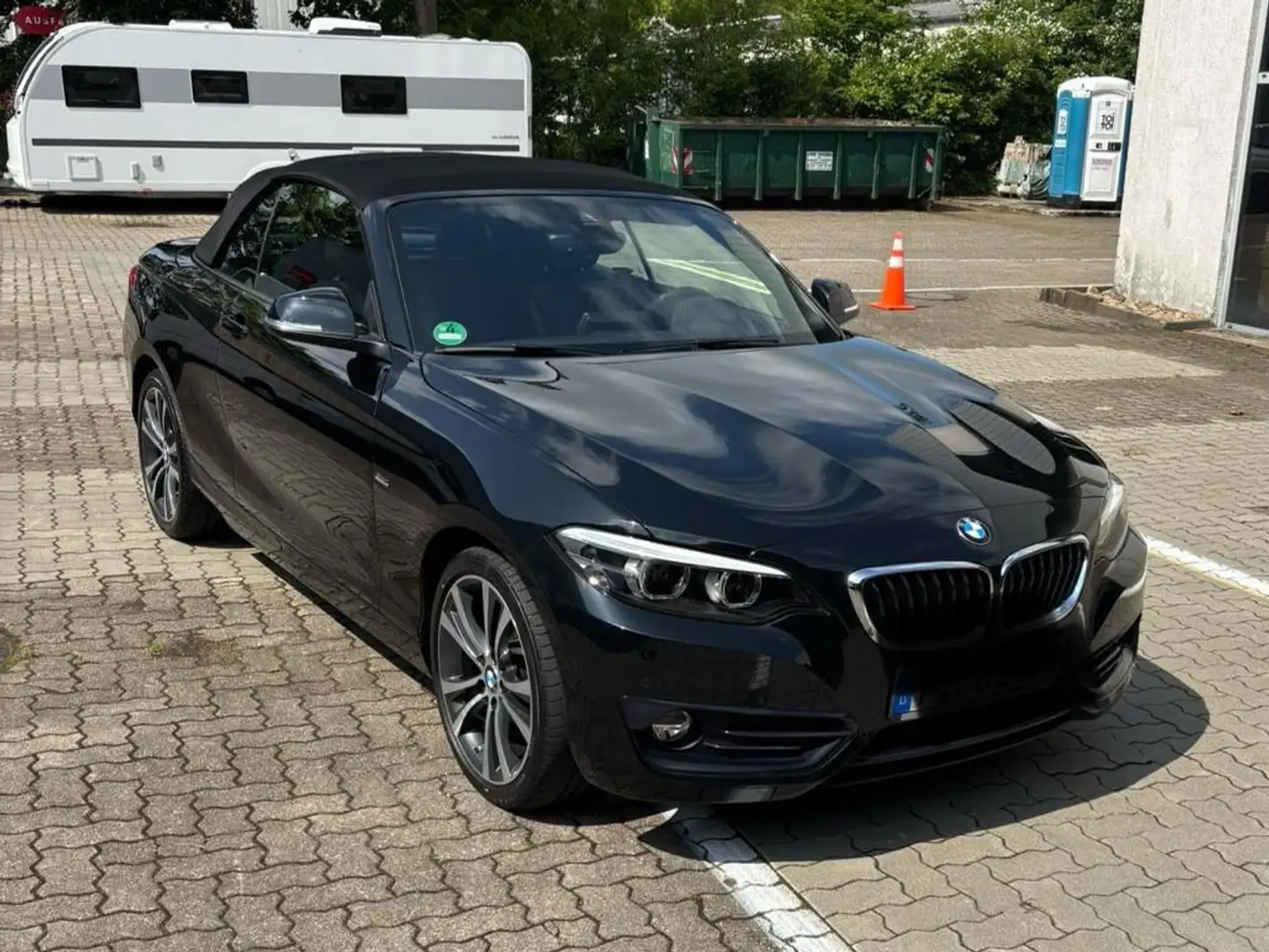 BMW 220 220i Cabrio Aut.Sport Line Schwarz - 1