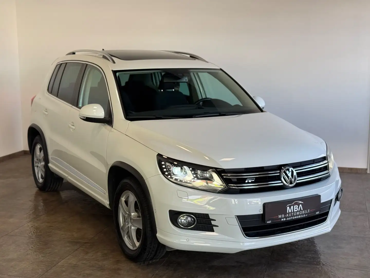 Volkswagen Tiguan 2.0 TDI BMT DSG 4Motion | R-Line | ALLRAD | PANO Weiß - 1
