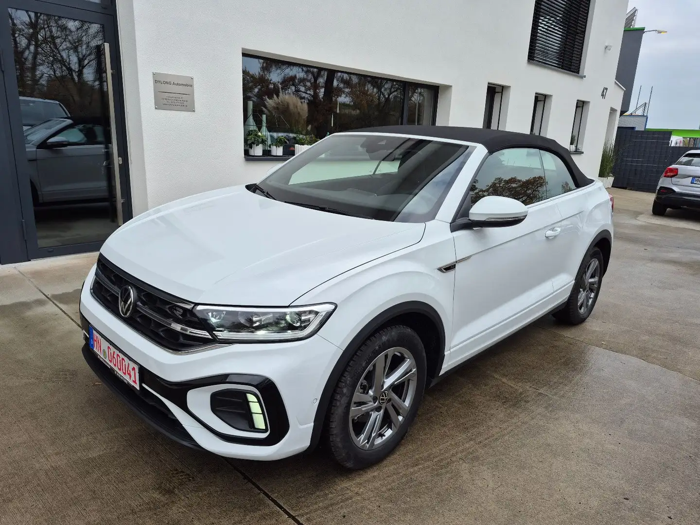 Volkswagen T-Roc Cabriolet R-Line 150 PS Aut+NAVI+LED+AHK Weiß - 2