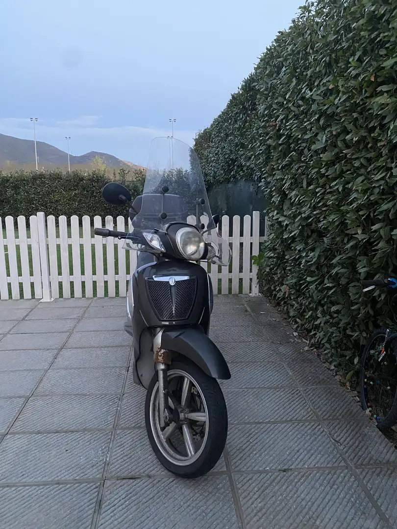 Aprilia Scarabeo 200 - 2