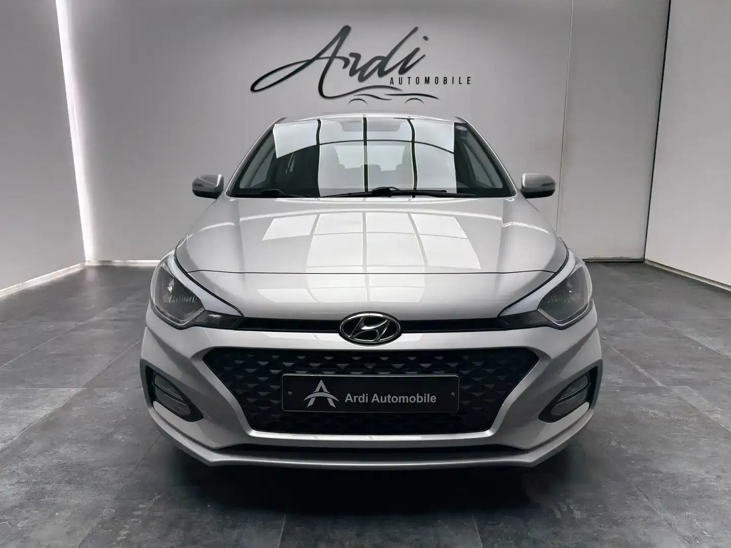 Hyundai i20 1.2i*AIRCO*PARK ASSIST*GARANTIE 12 MOIS* Grijs - 2