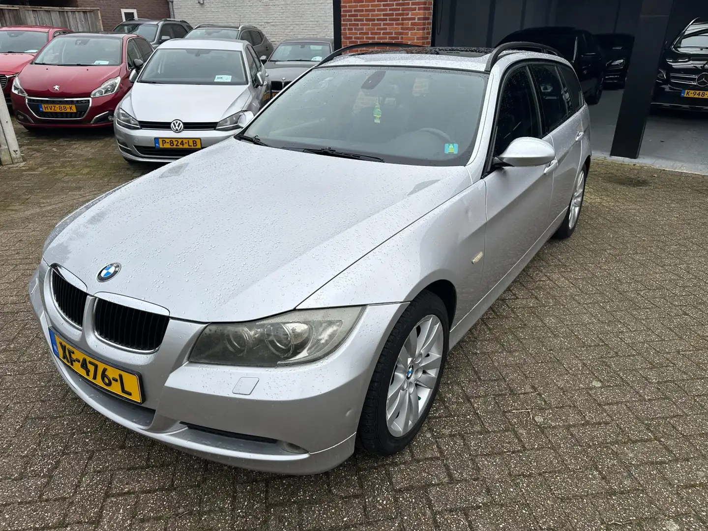 BMW 320 3-serie Touring 320i Touring AUTOMAAT-PANORAMADAK- Grijs - 2