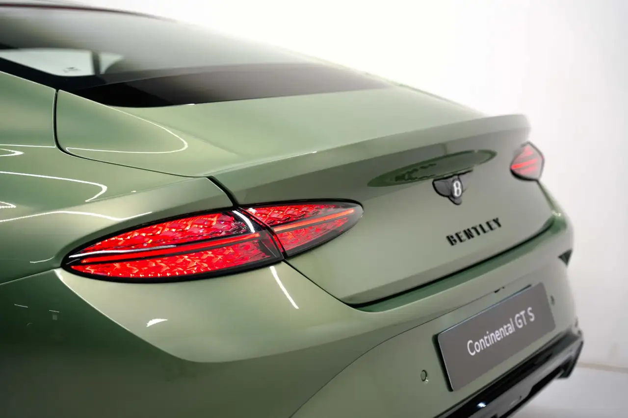 Bentley Continental GT 2026 — фото 11