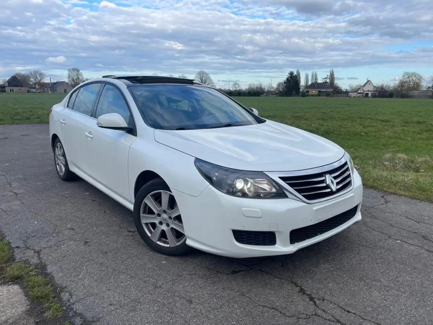 Renault Latitude 3.0 dCi V6 Initiale - Automatique - Xenon bijela - 1