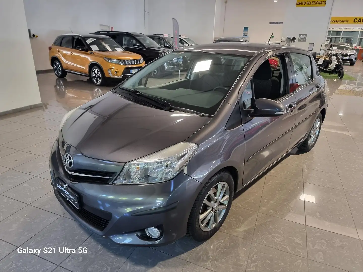Toyota Yaris 5p 1.4 d-4d Active KM 65000 OK NEOPATENTATI Grigio - 1