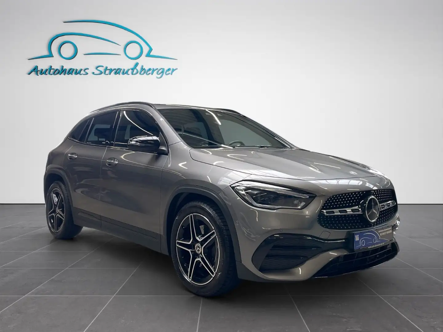 Mercedes-Benz GLA 200 d AMG-Line ACC LED RFK MFL KZU HiFi QI Grau - 2