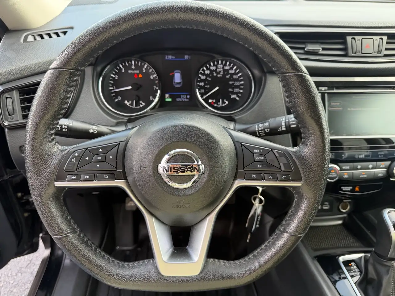 Nissan Rogue снимка Nissan Rogue