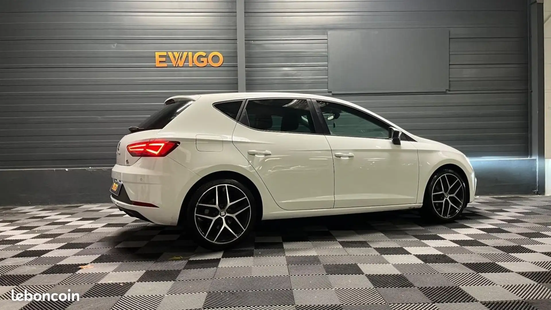 SEAT Leon 1.5 TSI 150 ACT FR DSG BVA Blanc - 2