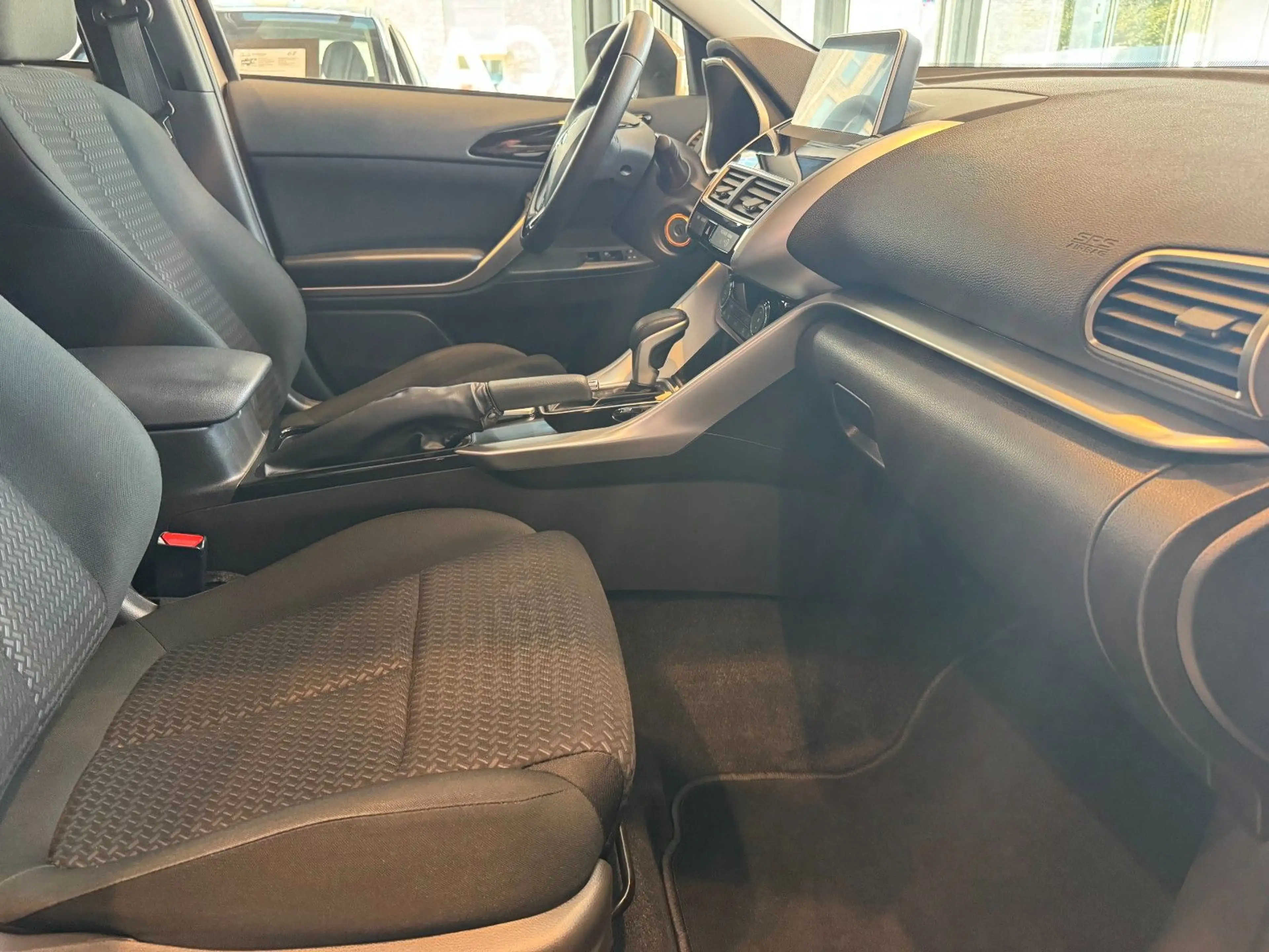Mitsubishi Eclipse Cross Diamant Edition 2WD — photo 12