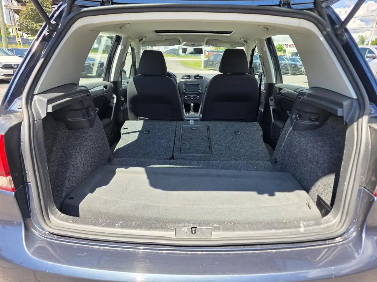 Volkswagen Golf photo Volkswagen Golf