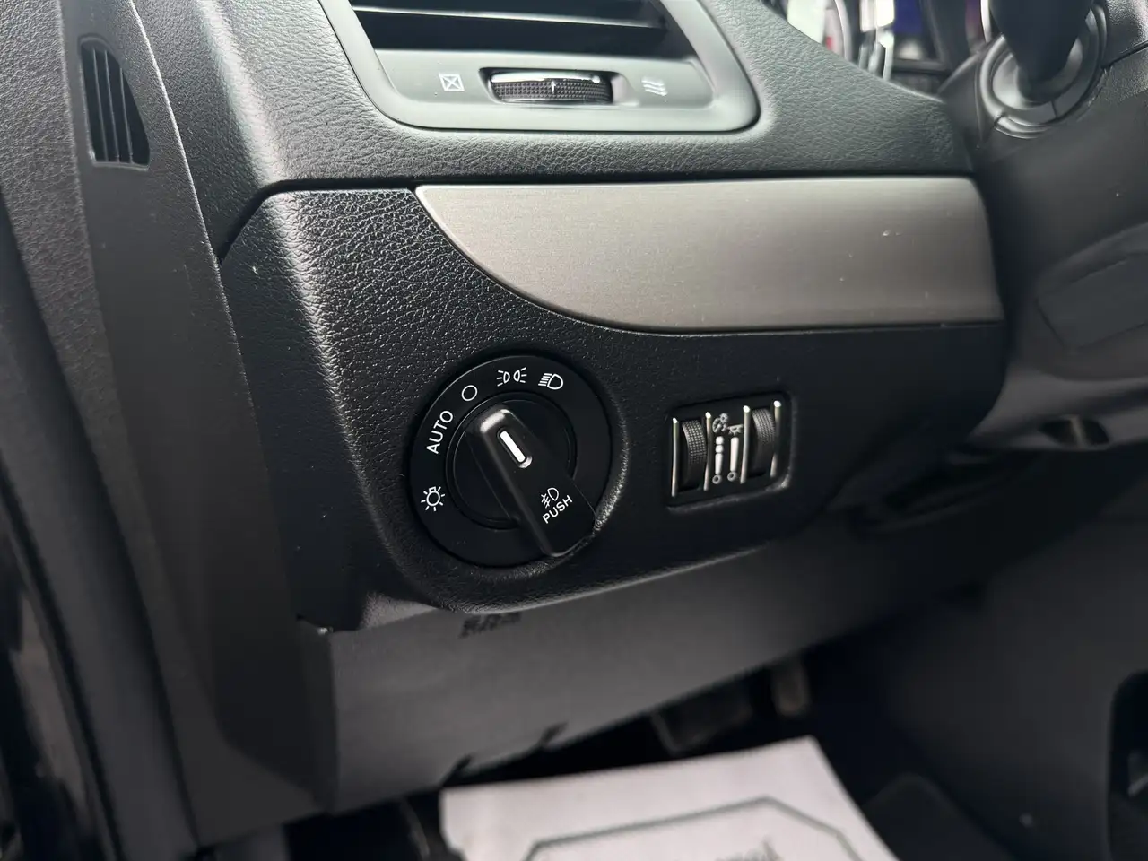 Dodge Grand Caravan снимка Dodge Grand Caravan