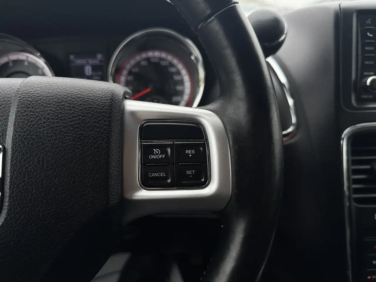 Dodge Grand Caravan снимка Dodge Grand Caravan