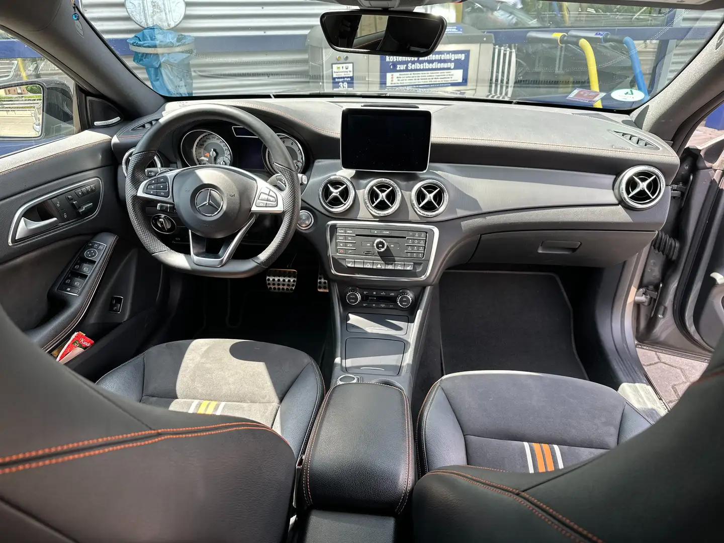 Mercedes-Benz CLA 250 Shooting Brake (SB) - Orange Line Gris - 2