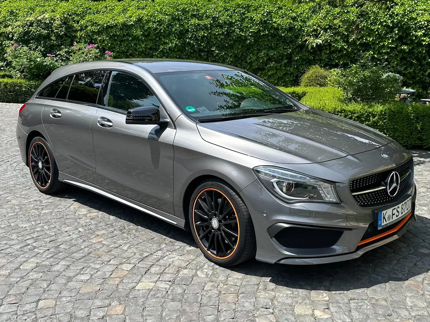 Mercedes-Benz CLA 250 Shooting Brake (SB) - Orange Line Gris - 1