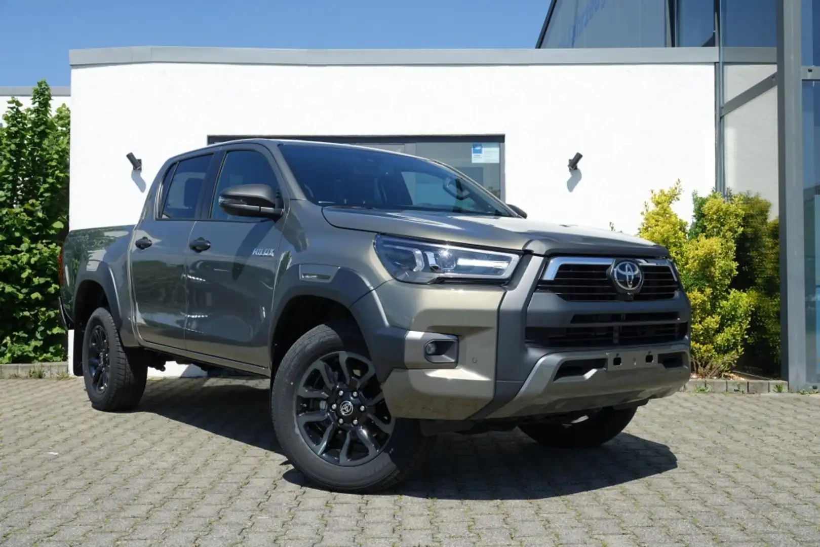 TOYOTA Hilux