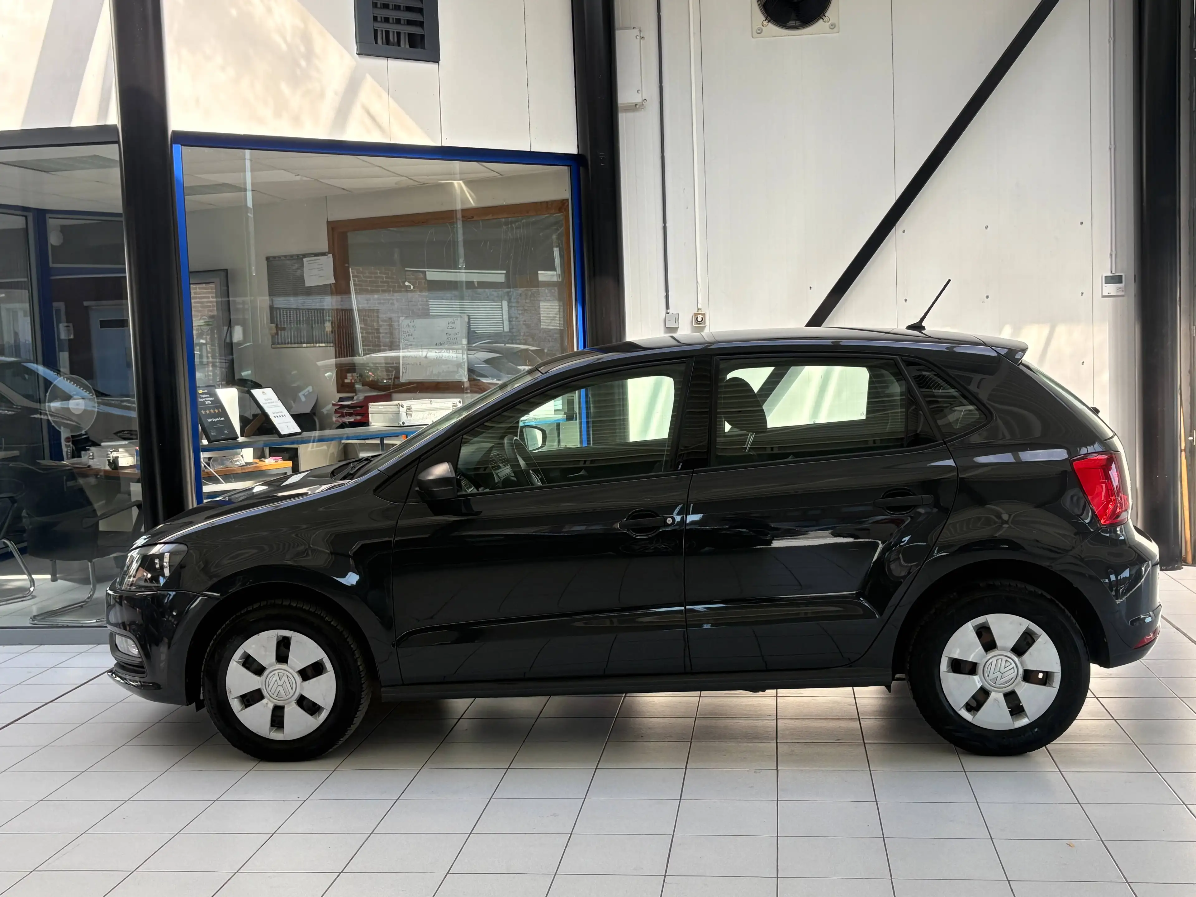 Volkswagen Polo Polo 1.0i *CLIM * BT * — photo 2