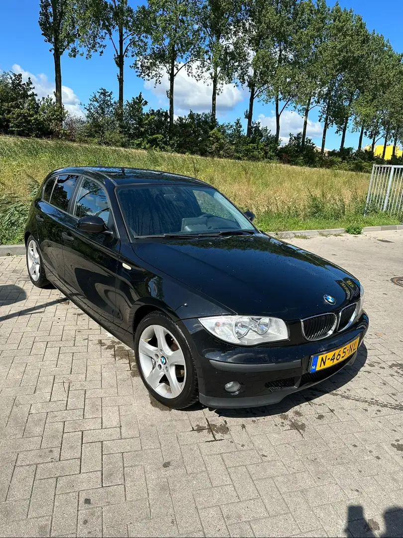 BMW 116 i Executive Zwart - 1