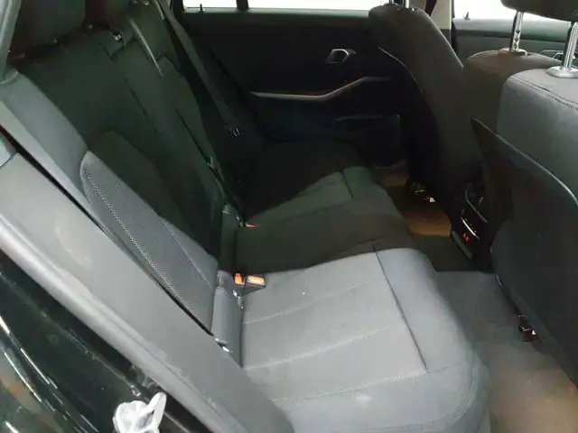 BMW 3 Series view 14