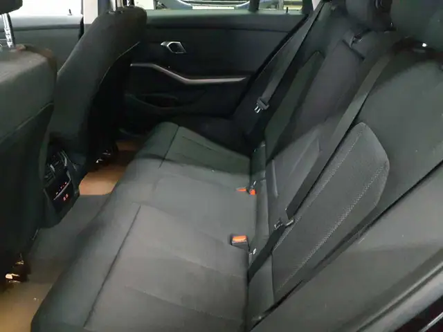 BMW 3 Series view 13