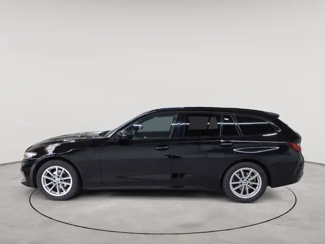 BMW 3 Series view 6