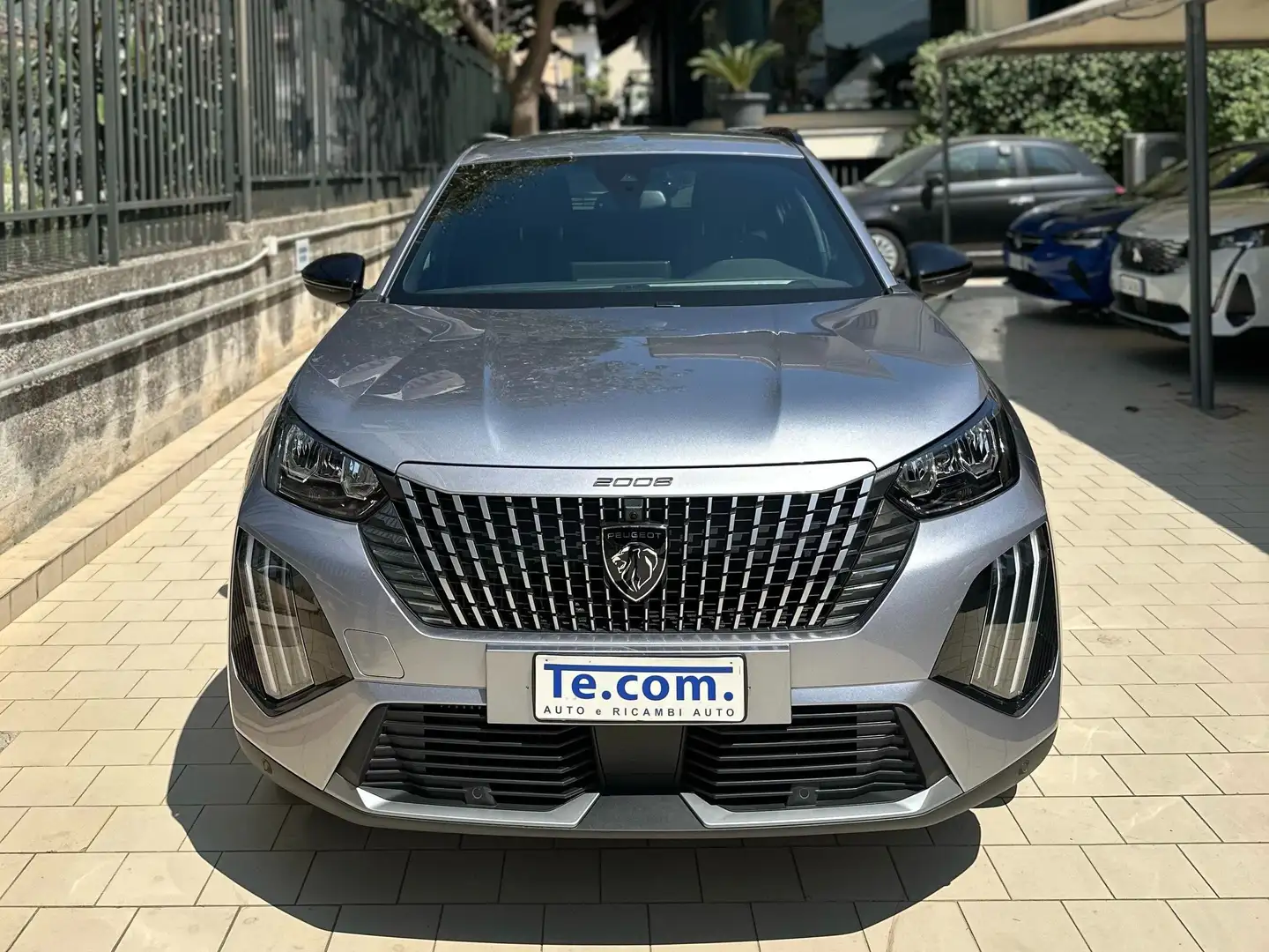 Peugeot 2008 1.2 Allure Pack 130cv Eat8 uff.Peugeot --KM ZERO-- Grigio - 2