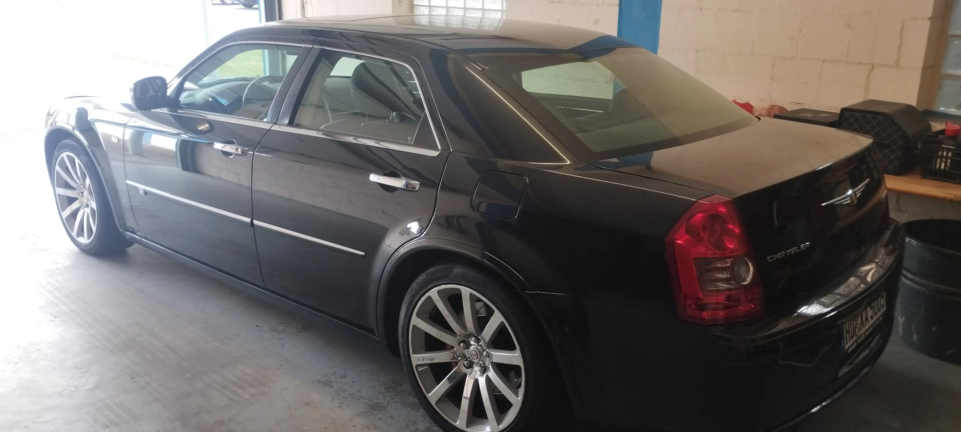 Chrysler 300C 6.1 SRT8-HEMI-1.Hand-Deutsch — photo 12