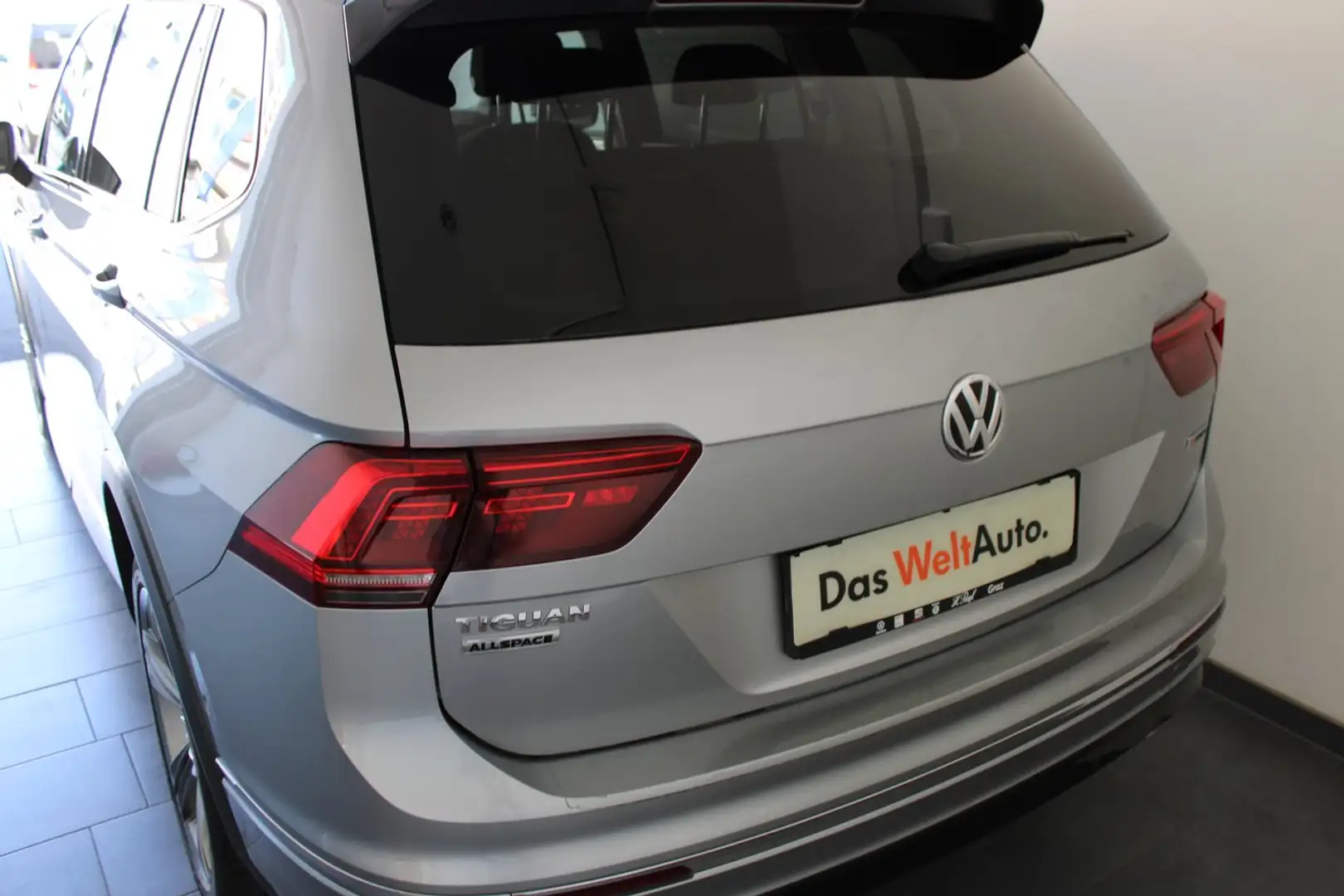 Volkswagen Tiguan Allspace Highline TDI 4MOTION DSG Silber - 2