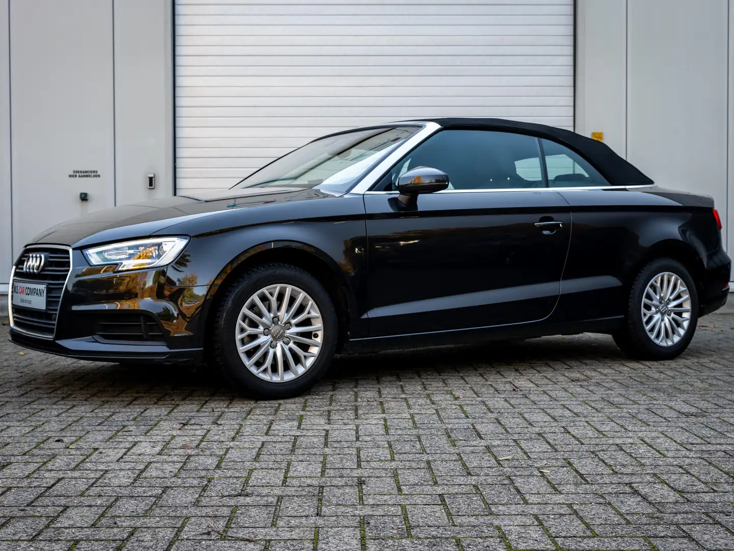 Audi A3 A3 1.4 TFSI Cabriolet Ultra S tronic Zwart - 2