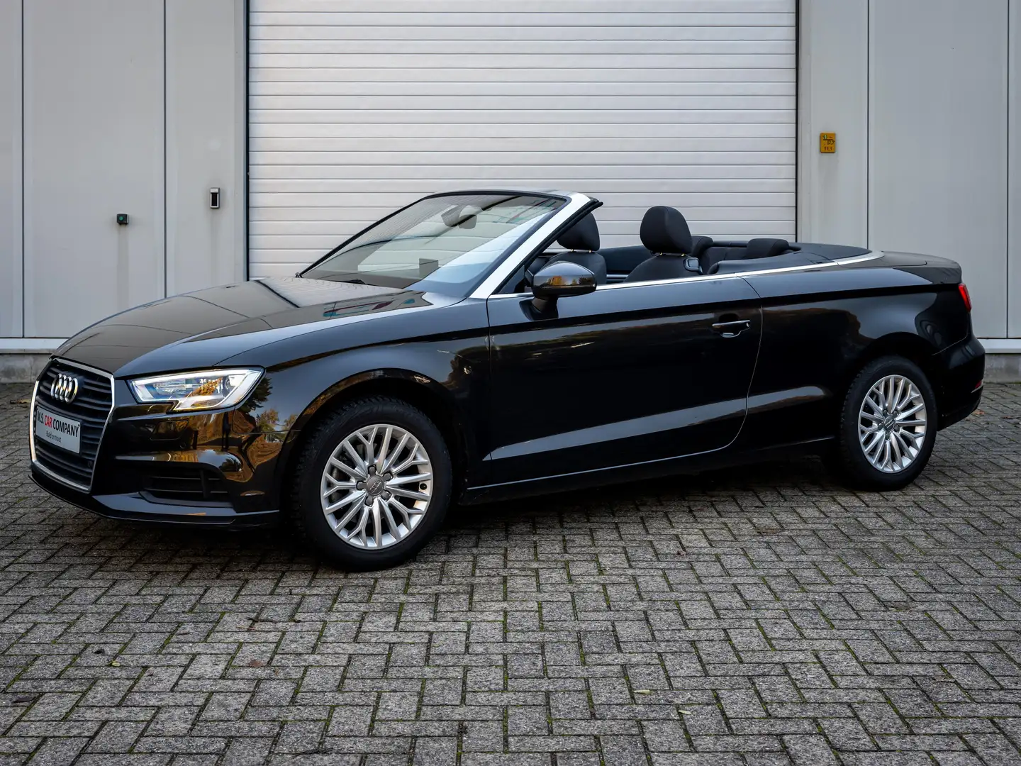 Audi A3 A3 1.4 TFSI Cabriolet Ultra S tronic Zwart - 1