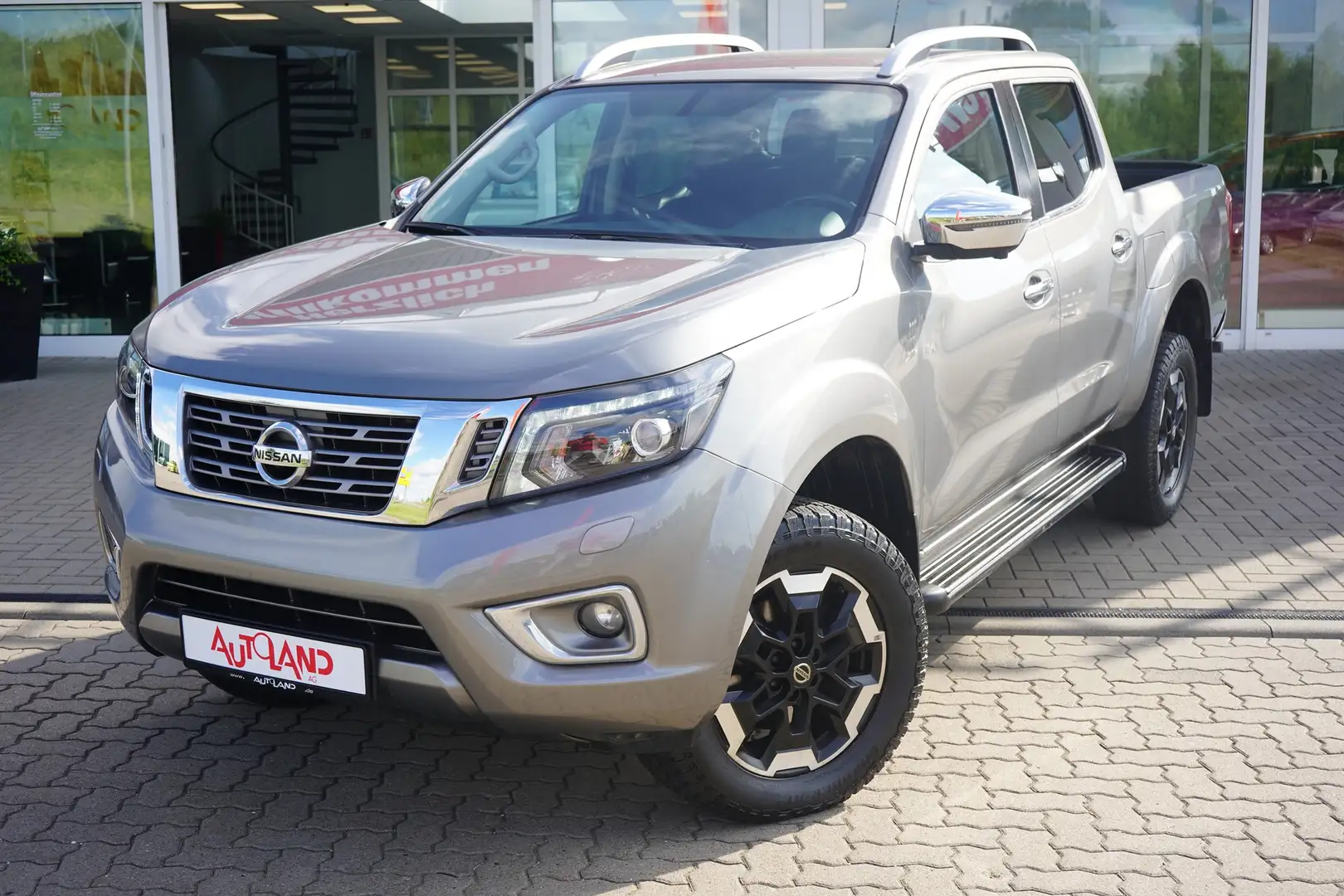 Nissan Navara 4x4 LED 360° Keyless-Go AHK Android Apple Zilver - 2
