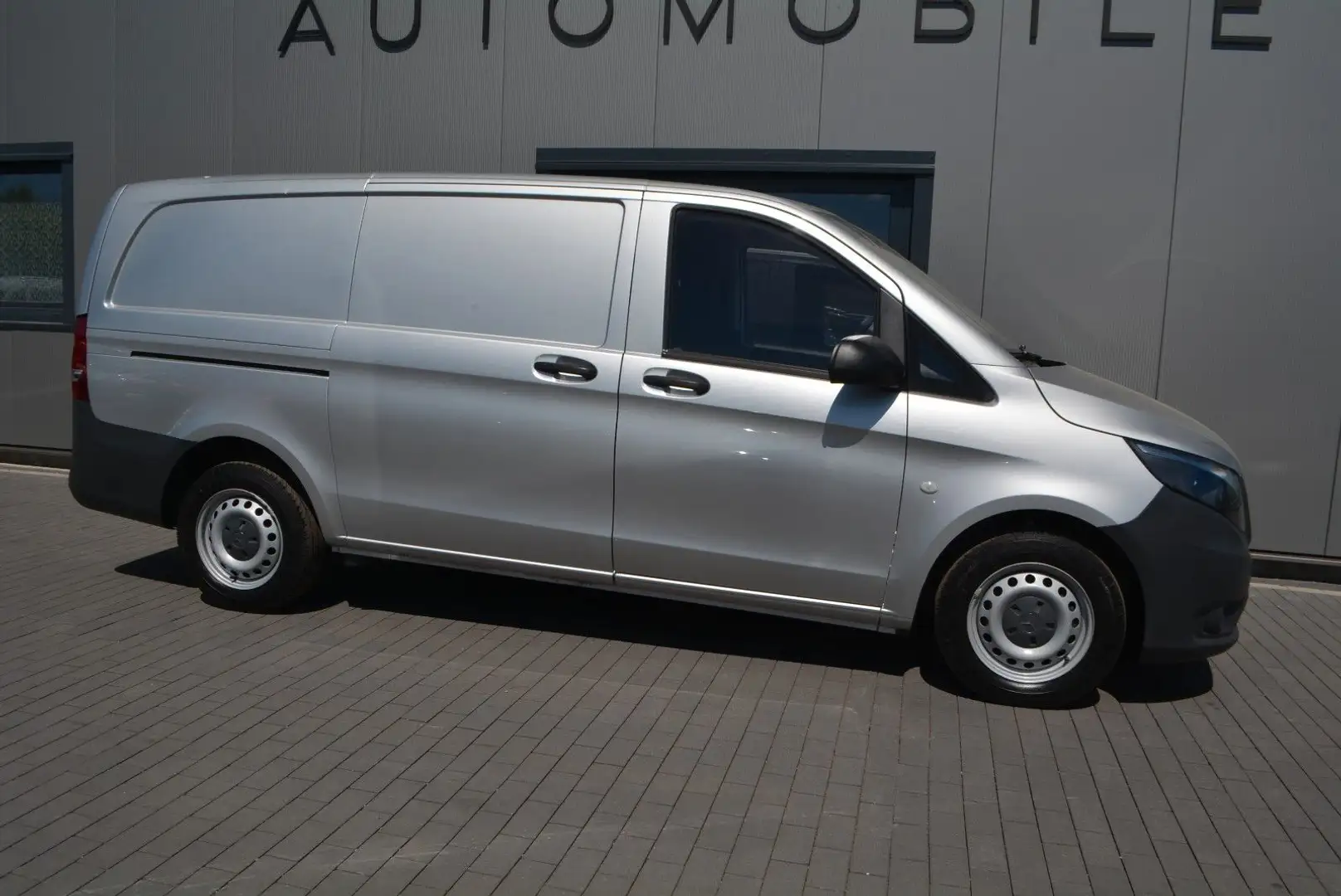 Mercedes-Benz Vito Kasten 111 CDI FWD lang-2Sitzer-Heckklappe Silber - 2
