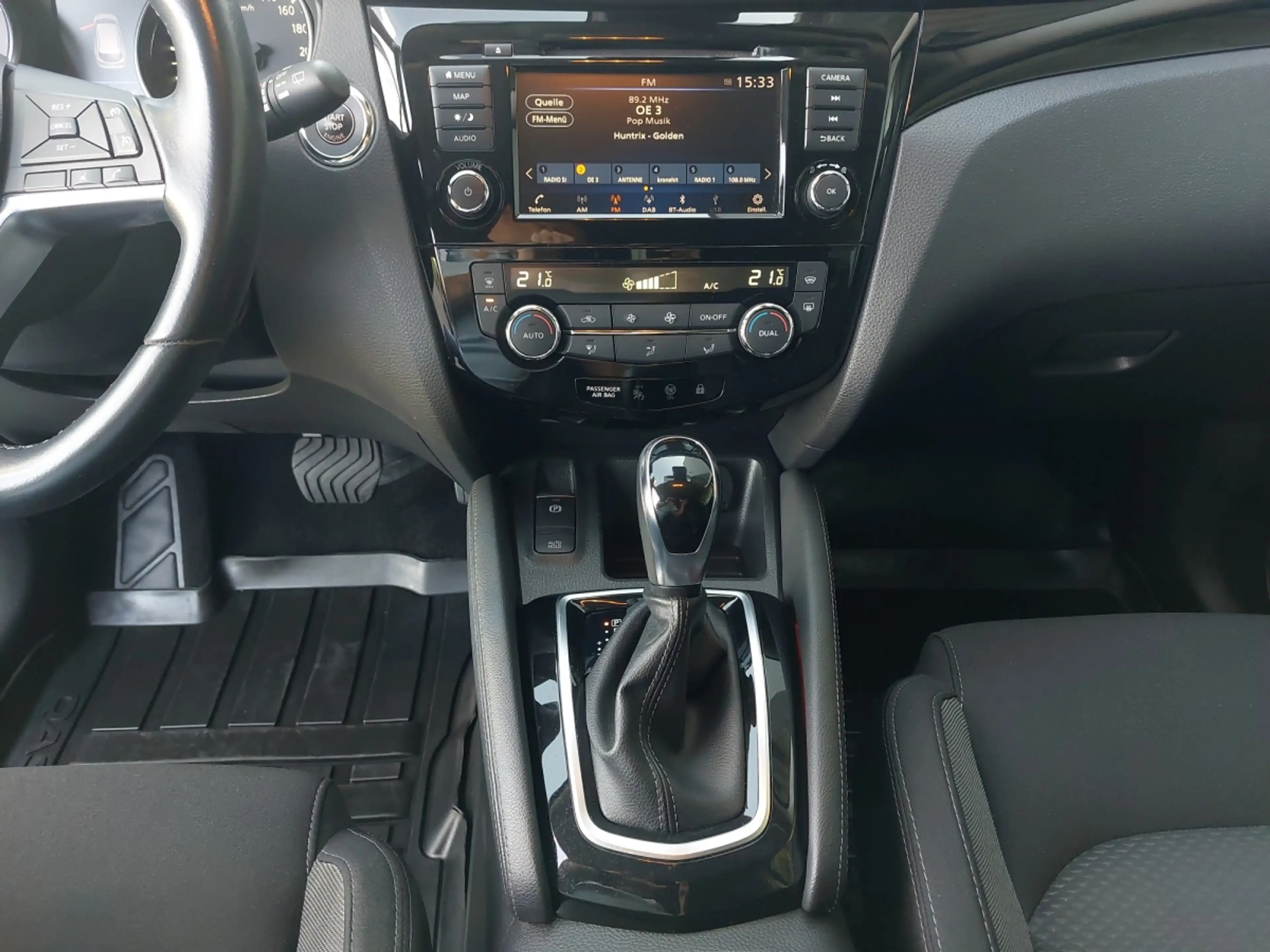Nissan Qashqai 1,7 dCi ALL-MODE 4x4i N-Connecta Xtronic Aut. — photo 9