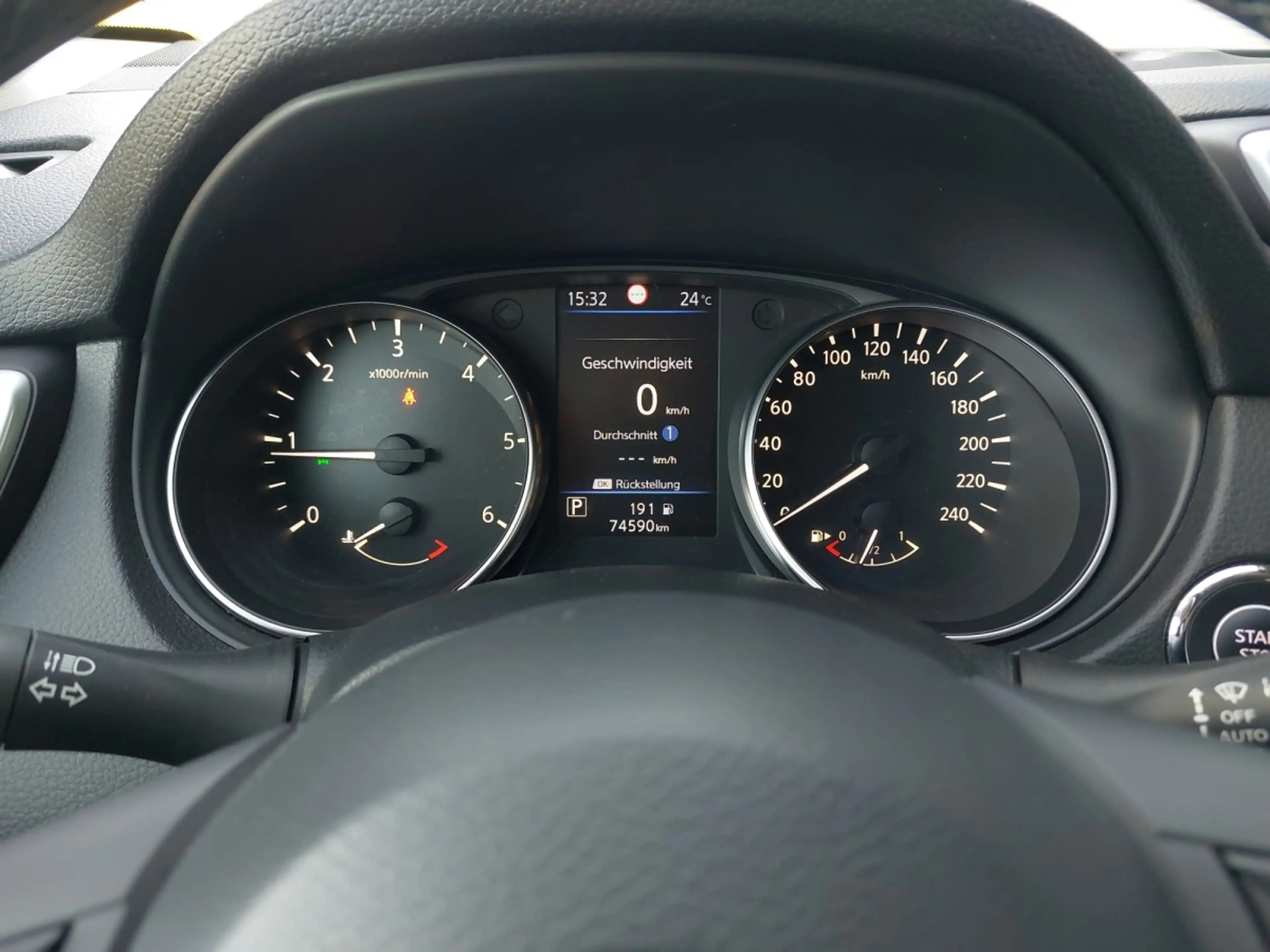 Nissan Qashqai 1,7 dCi ALL-MODE 4x4i N-Connecta Xtronic Aut. — photo 15