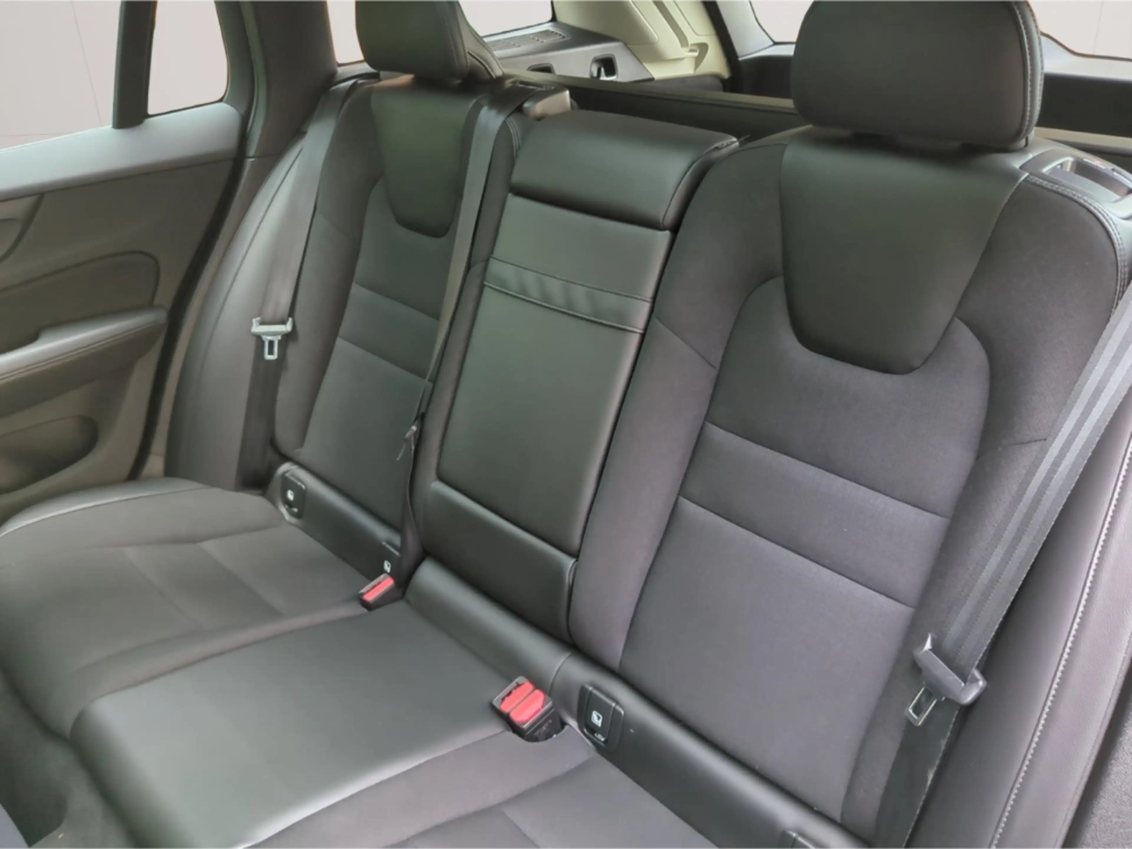 Volvo V60 Cross Country B4 AWD *BLIS*Kamera*Pano*Winter-Paket* — photo 10