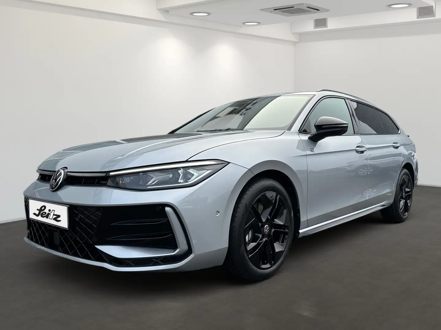 Volkswagen Passat Variant 2.0 TDI 4M R-Line *AHK*HEAD-UP*MATRIX* Silber - 2