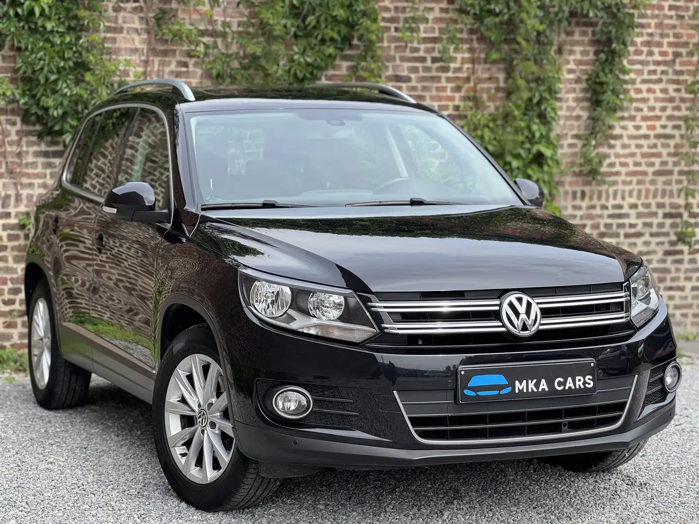 Volkswagen Tiguan 2.0TDi Faible Km Navi Toit Pano Cuir Garantie 12M Zwart - 1