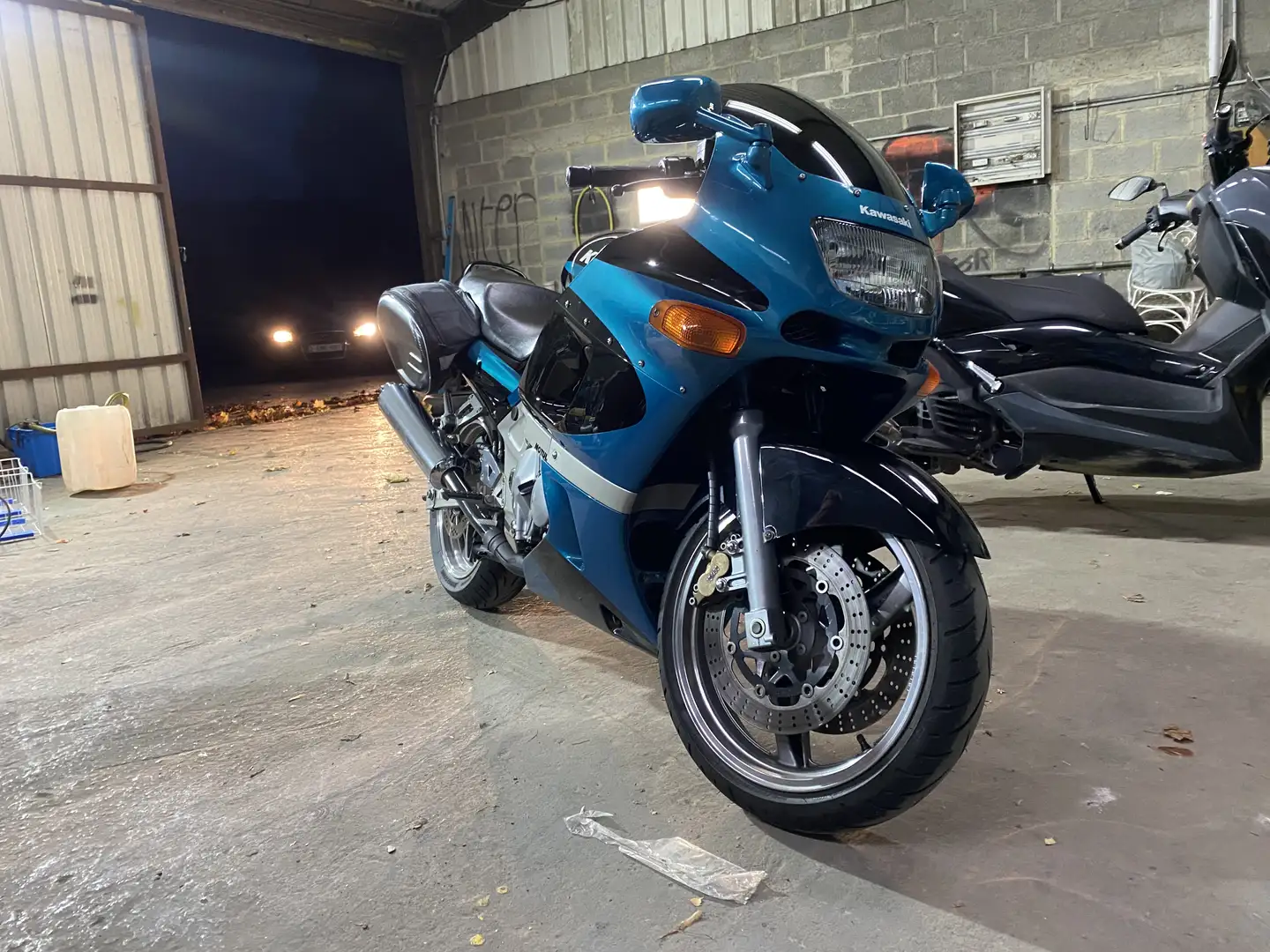 Kawasaki ZZR 600 - 2