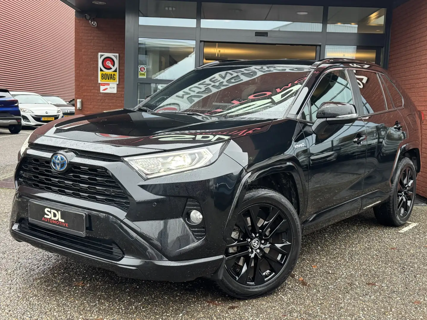 Toyota RAV 4 2.5 Hybrid Black Edition // JBL AUDIO // NAVI // A Zwart - 2