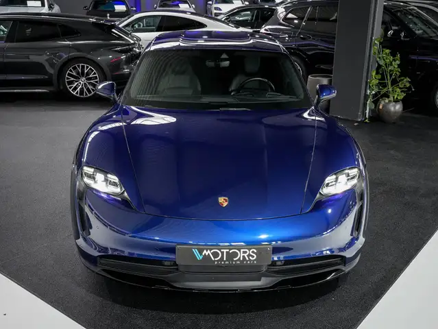 Porsche Taycan view 8