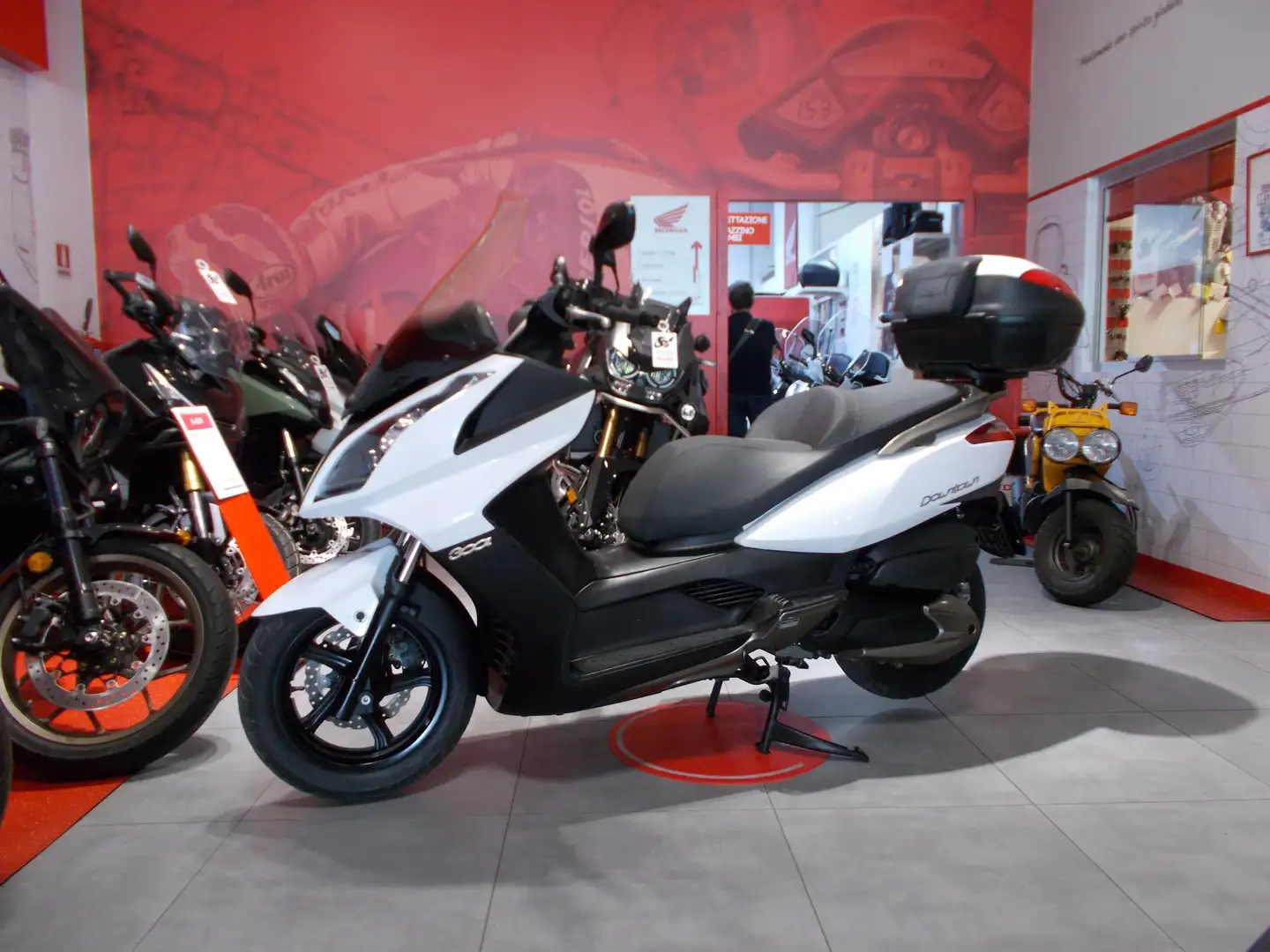 Kymco Downtown 300i Bianco - 1