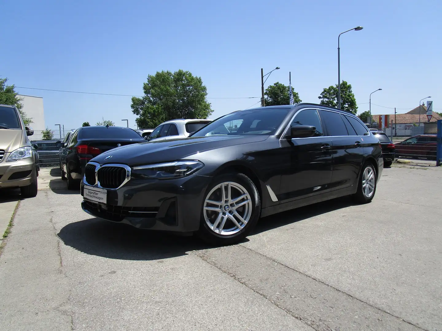 BMW 520 520d 48 V Touring xDrive Aut. " Pano, Head-Up " Grau - 1