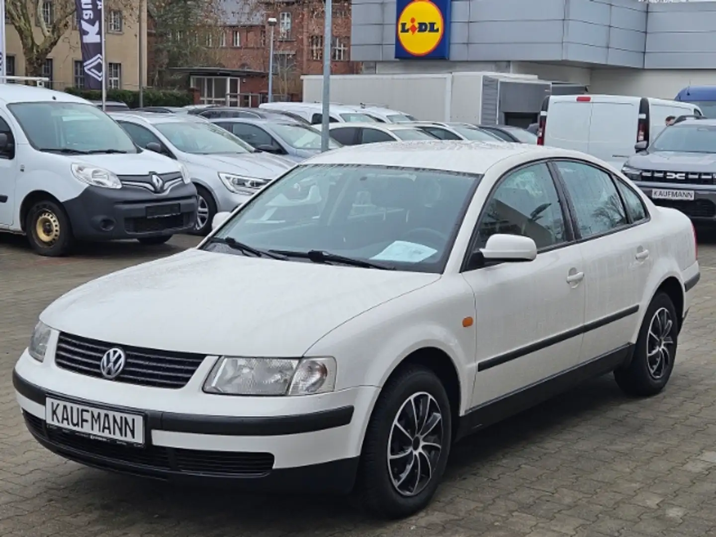 Volkswagen Passat 1,6 Klima el.SP Spieg. beheizbar teilb.Rücksb eFH Fehér - 1