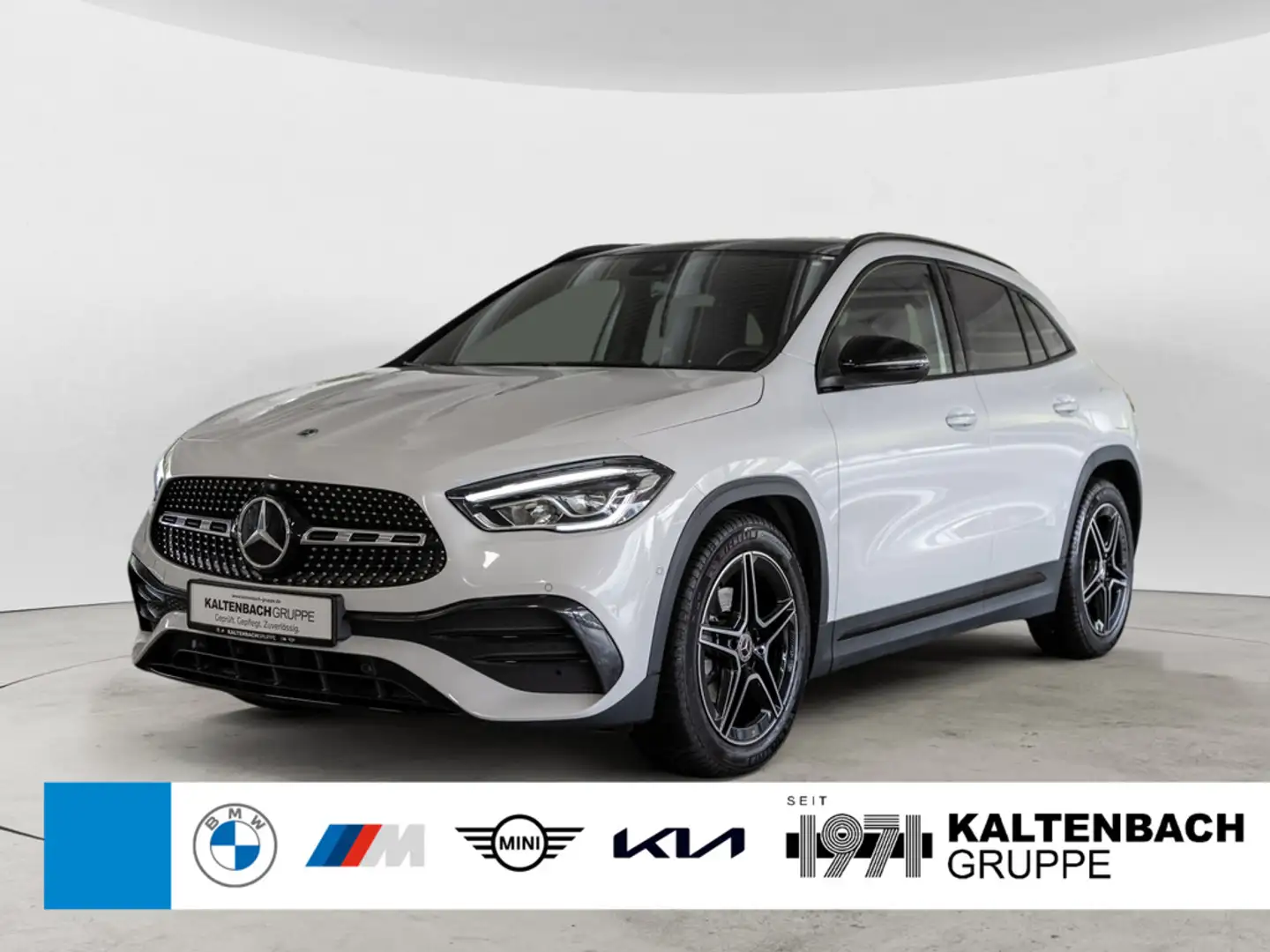 Mercedes-Benz GLA 200 AMG Line PANO AHK LED NIGHT PAKET PTS Blanc - 1