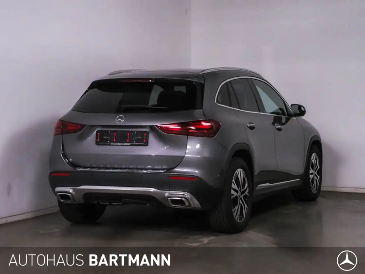 Mercedes-Benz GLA 180 GLA 180 PROGRESSIVE+ANHÄNGE VORRICHTUNG+TOTW+360 Gris - 2
