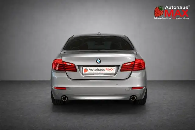 BMW 5 Series view 5