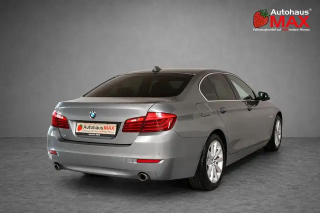 BMW 5 Series view 6