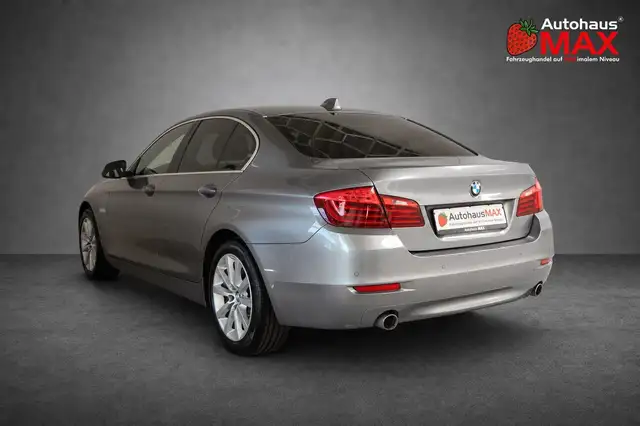 BMW 5 Series view 3
