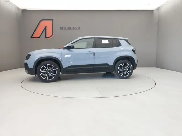 Jeep Avenger view 4